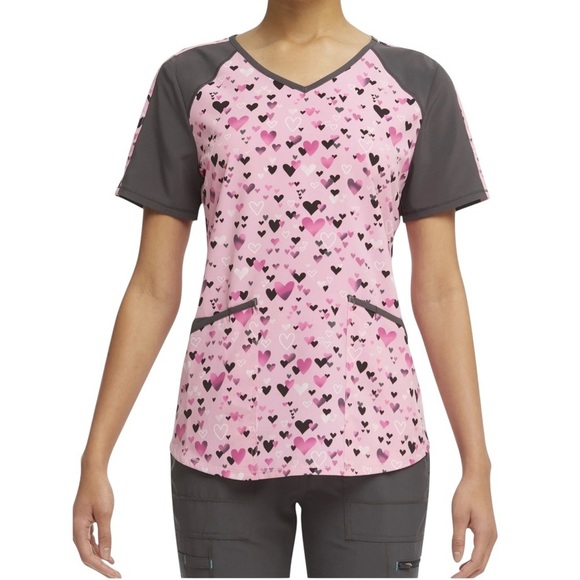 Scrubstar Women's Size 3XL Sentimental Hearts Valentines Day Pink Scrub Top NWT - Picture 2 of 10